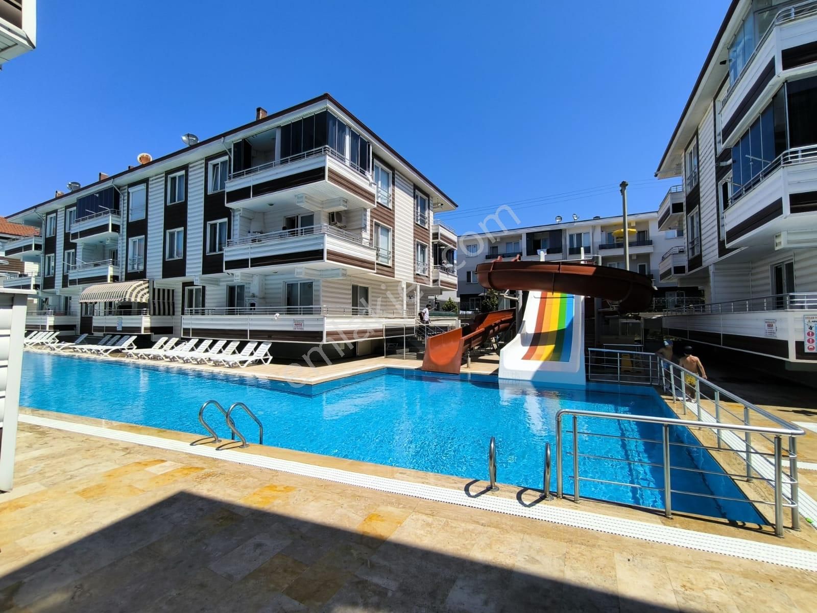 Aqua Ve Olimpik Havuzlu Sitede Satılık 1+1 Daire