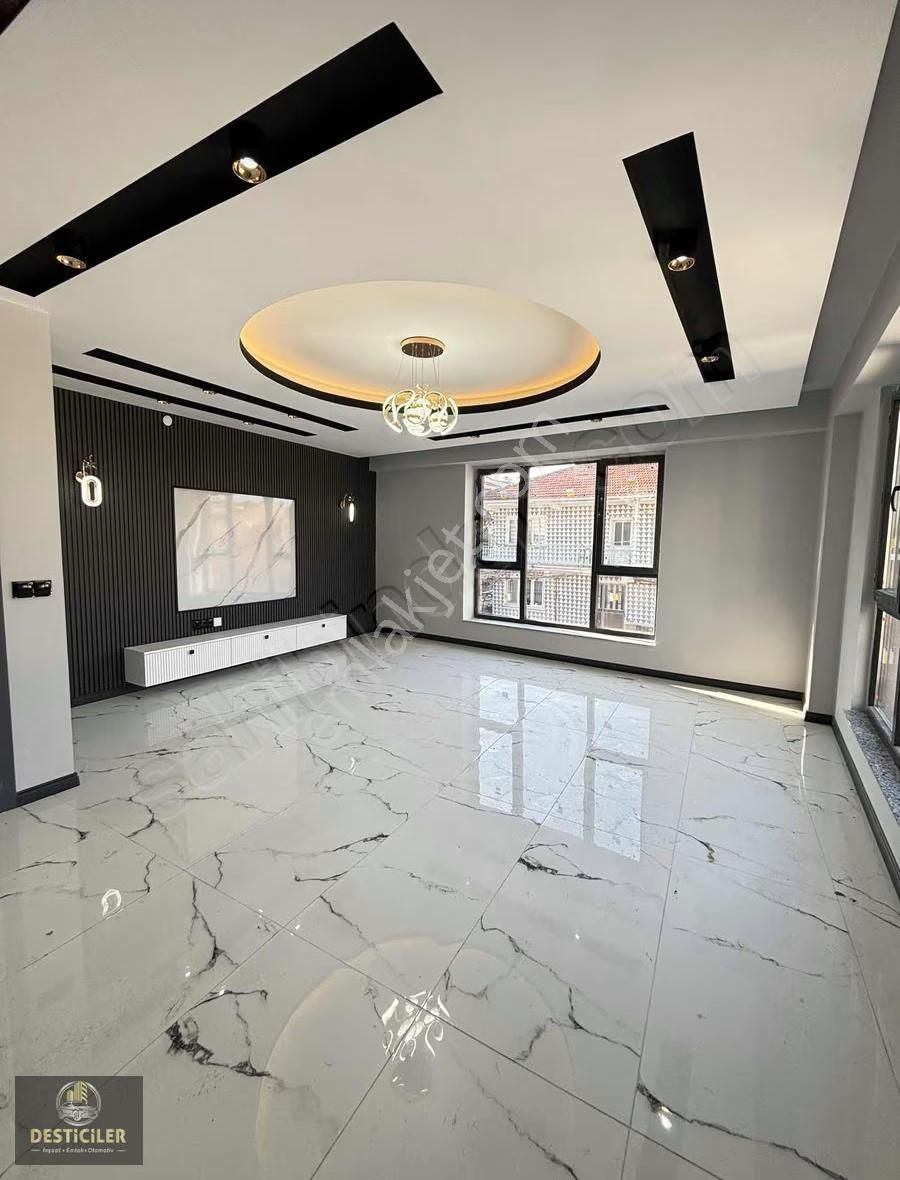 Om-şarhöyük Mah. Çevre Yolu Yakını Özel Garajlı Satılık 3+1