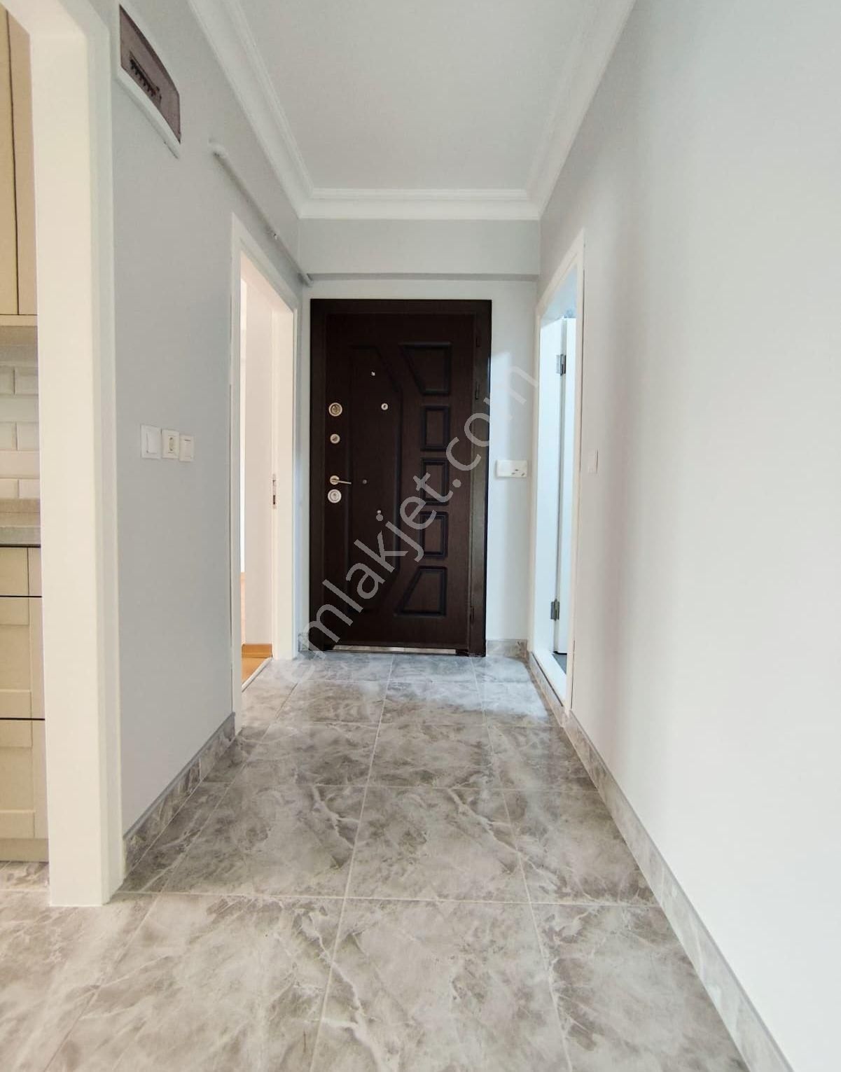 Mertcan Dan Cumhuriyet Mah İçi Full Yenilenmiş 2+1 Ankastreli - İskanlı - Görsel 24