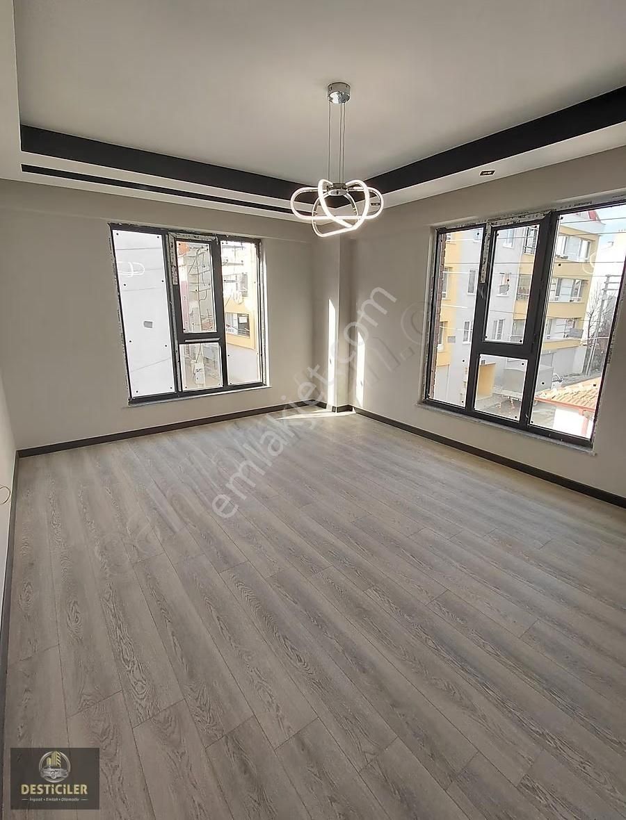 Lt-desticiler Çamlıca Mah. Birlik Caddesi Yakını 2+1 Daire