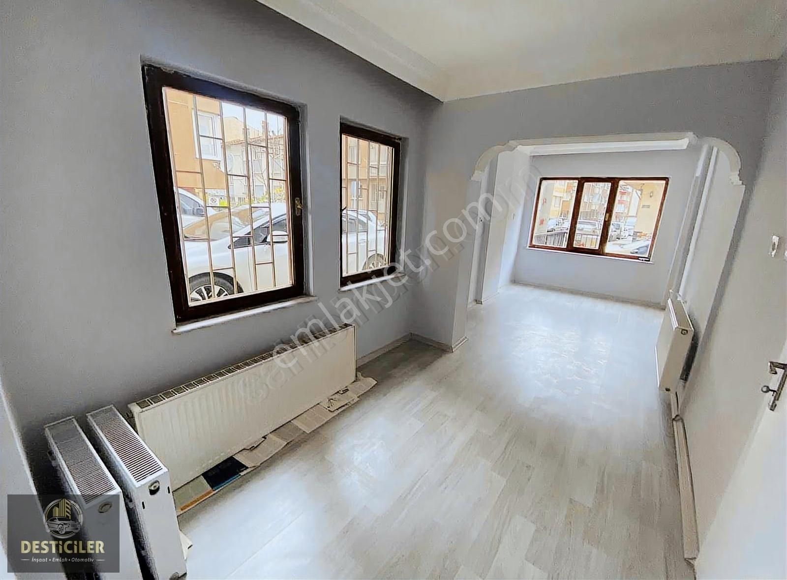 Au-bulvar Sitesinde Tramvaya 30sn. Mesafede Ful Yapılı 2+1 Daire - Görsel 4