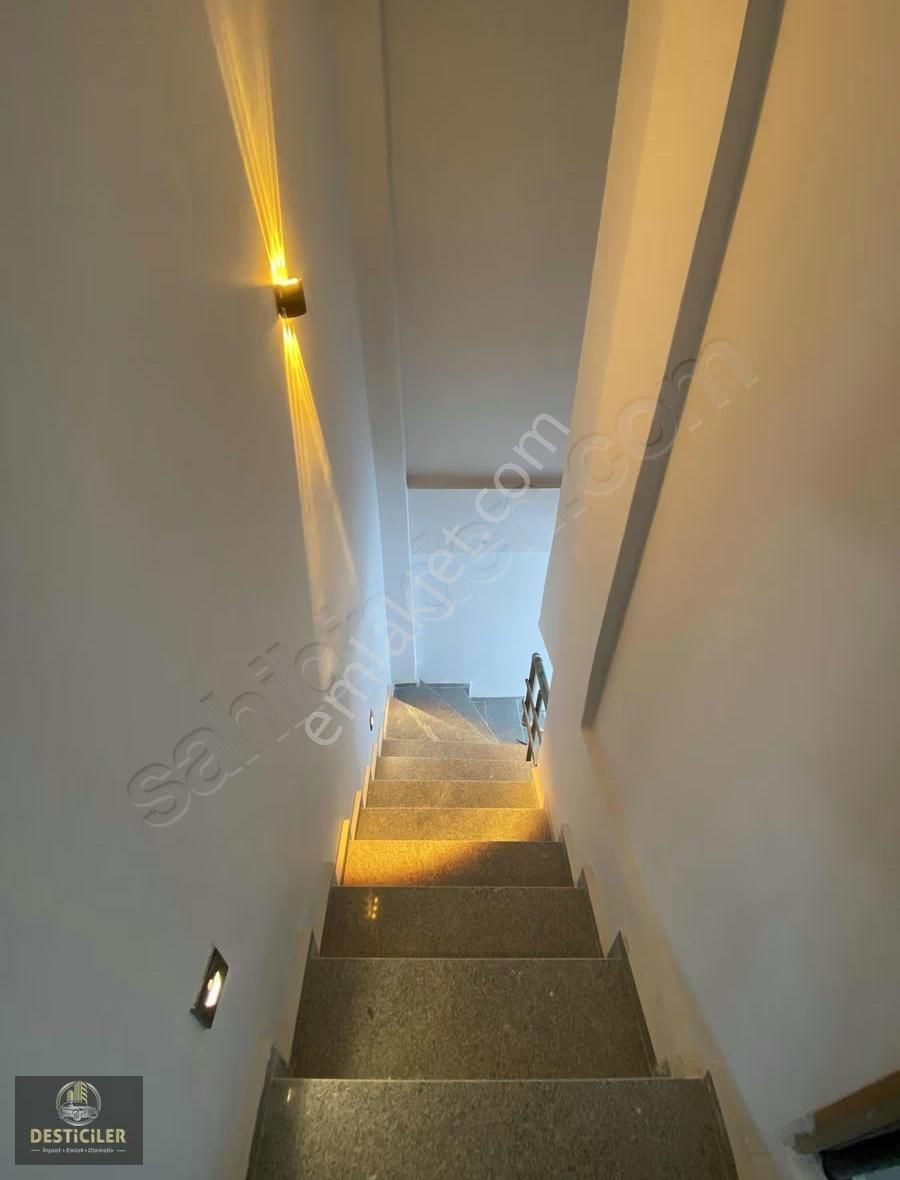 Au-çamlıca Tombakzade Blv. Yakını Özel Garajlı 4+1 Lüx Dubleks - Görsel 16