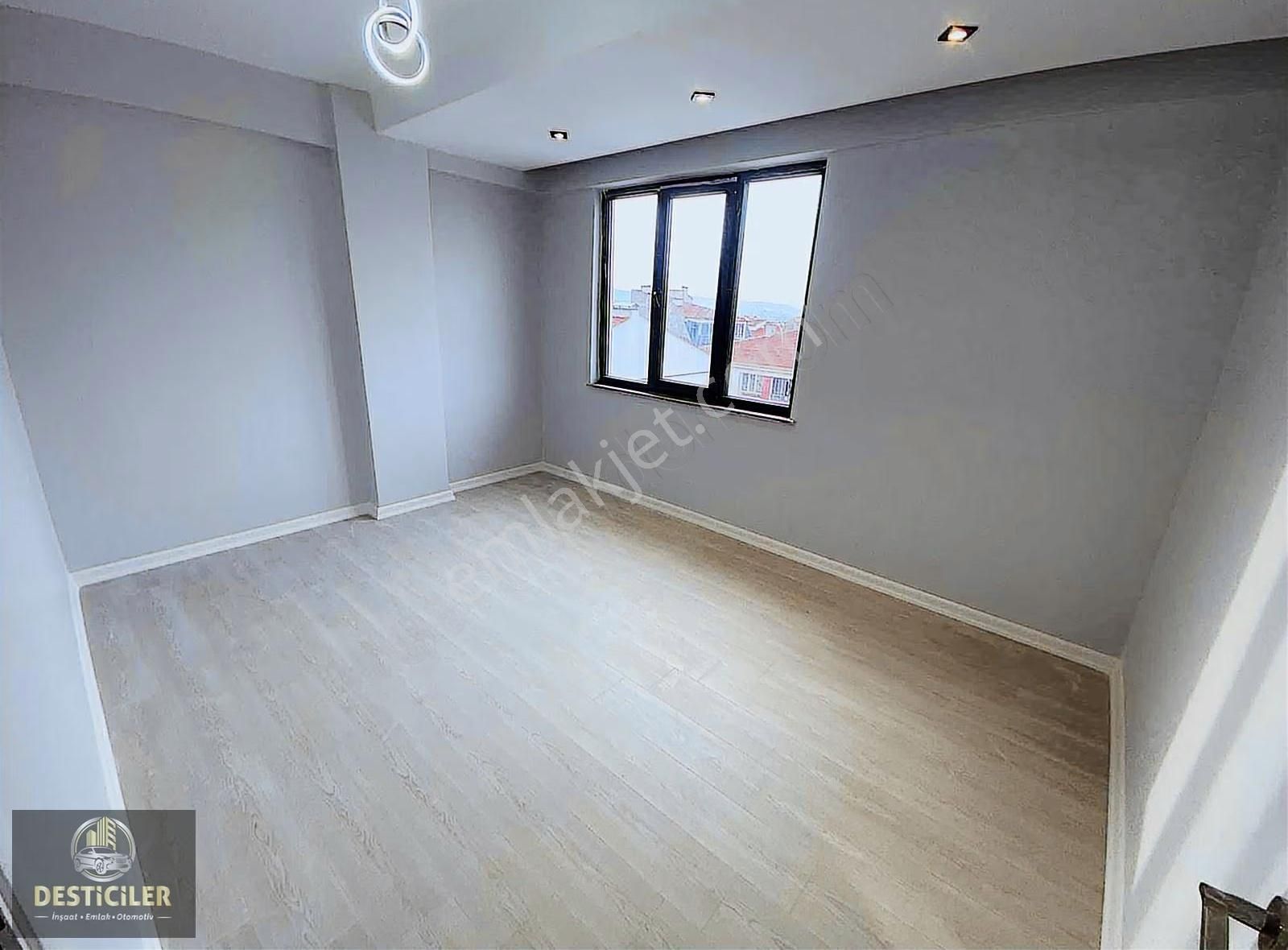 Au-çamlıca Tombakzade Blv. Yakını Özel Garajlı 4+1 Lüx Dubleks - Görsel 3