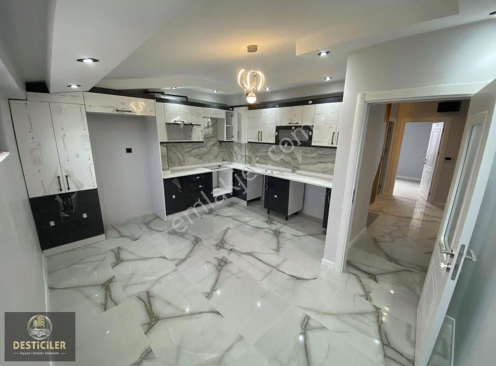 Au-çamlıca Tombakzade Blv. Yakını Özel Garajlı 4+1 Lüx Dubleks - Görsel 2