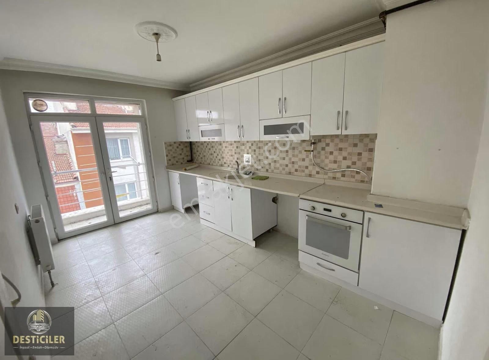 Au-çamlıca Birlik Caddesi Üzeri Asansörlü,95m2,geniş 2+1 Daire - Görsel 2