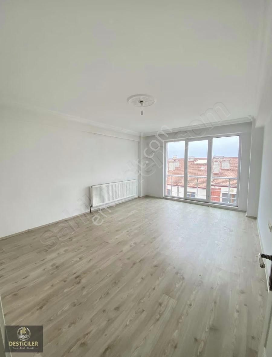 Au-çamlıca Birlik Caddesi Üzeri Asansörlü,95m2,geniş 2+1 Daire - Görsel 15