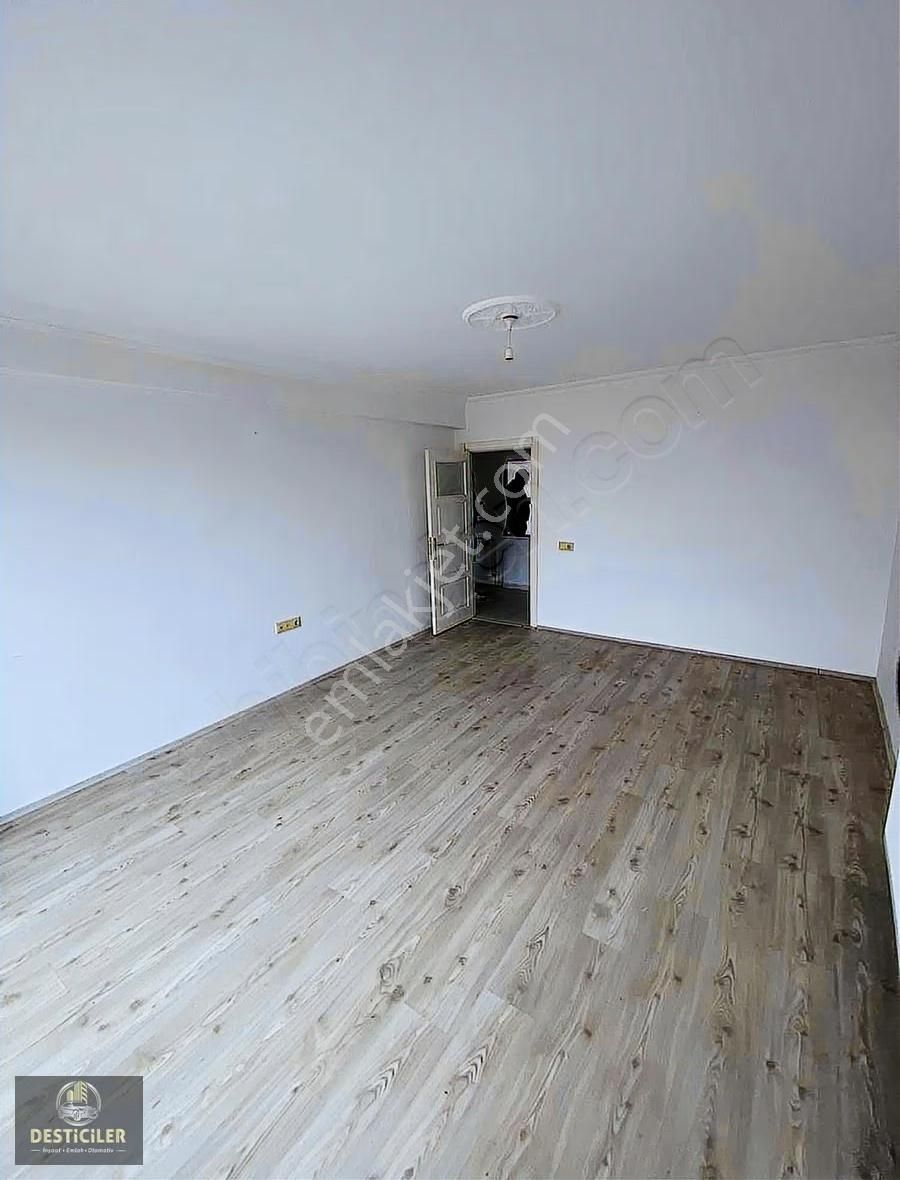 Au-çamlıca Birlik Caddesi Üzeri Asansörlü,95m2,geniş 2+1 Daire - Görsel 10