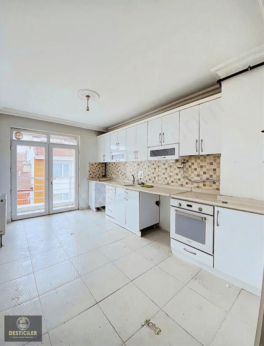 Au-çamlıca Birlik Caddesi Üzeri Asansörlü,95m2,geniş 2+1 Daire - Görsel 14