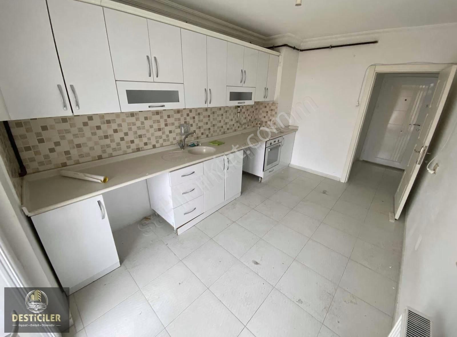 Au-çamlıca Birlik Caddesi Üzeri Asansörlü,95m2,geniş 2+1 Daire - Görsel 13