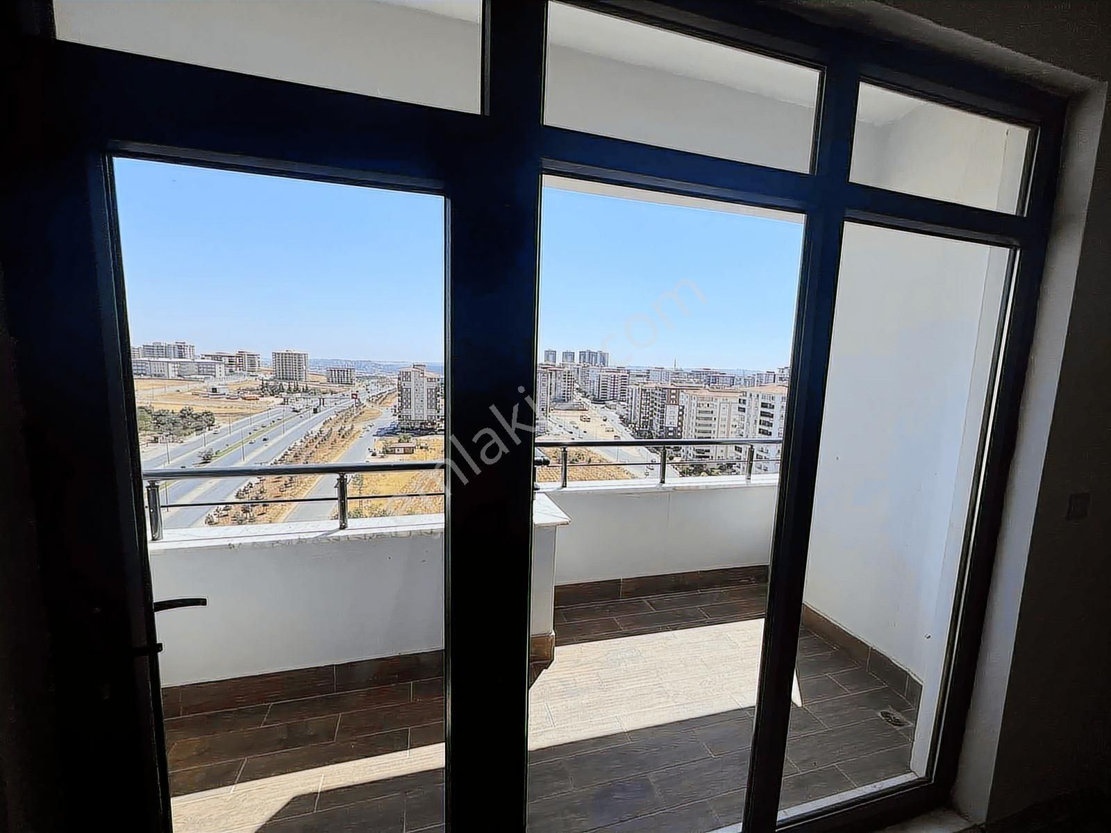 Fıstıklık Merkezi Konumda Cephesi Açık Satılık 3+1 Fırsat Daire - Görsel 4