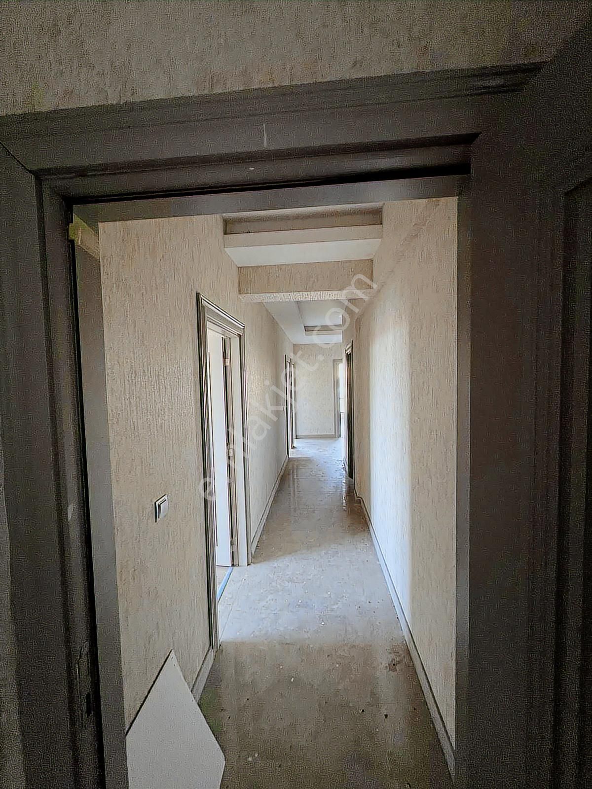 Fıstıklık Merkezi Konumda Cephesi Açık Satılık 3+1 Fırsat Daire - Görsel 6