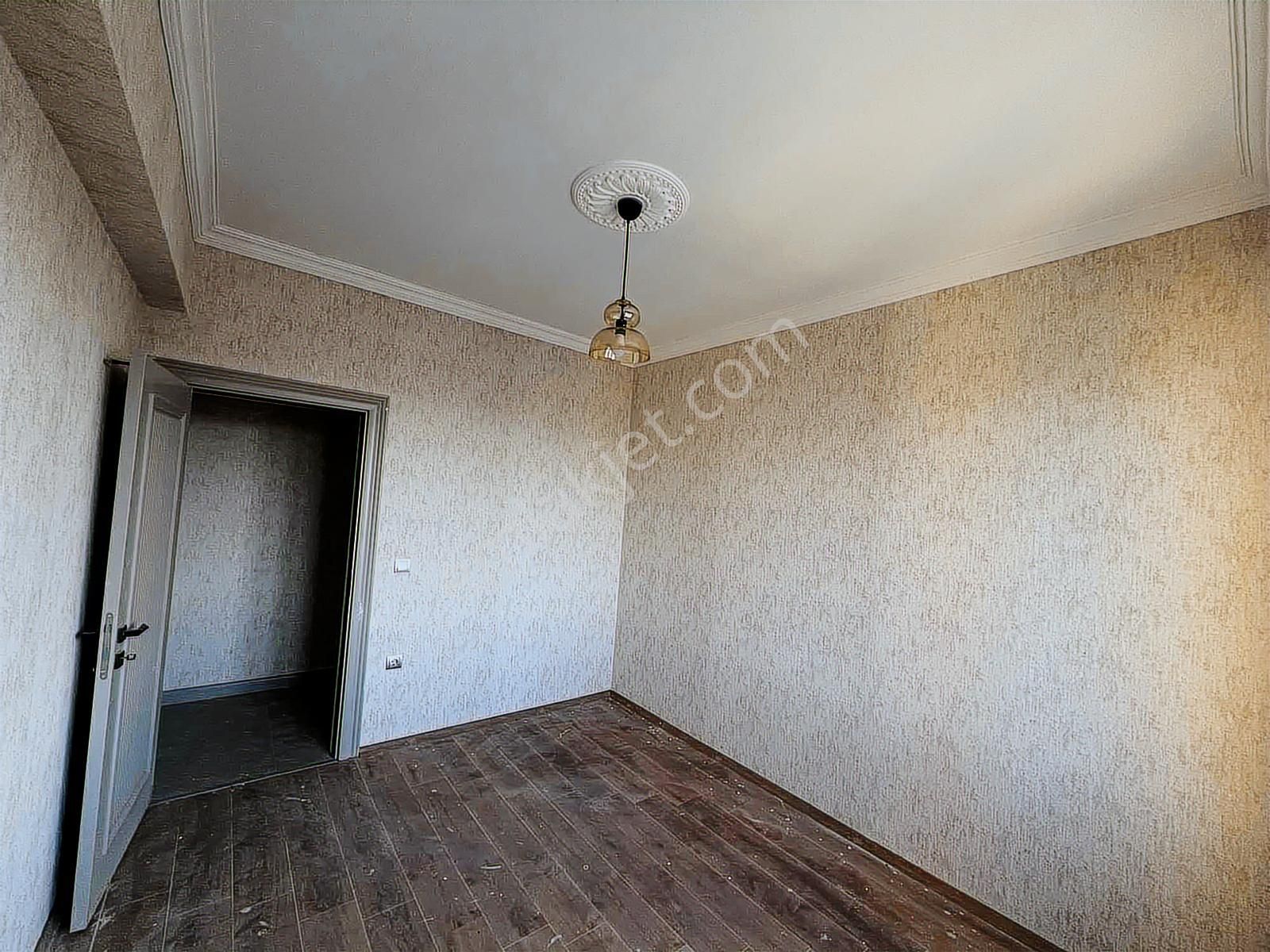 Fıstıklık Merkezi Konumda Cephesi Açık Satılık 3+1 Fırsat Daire - Görsel 3