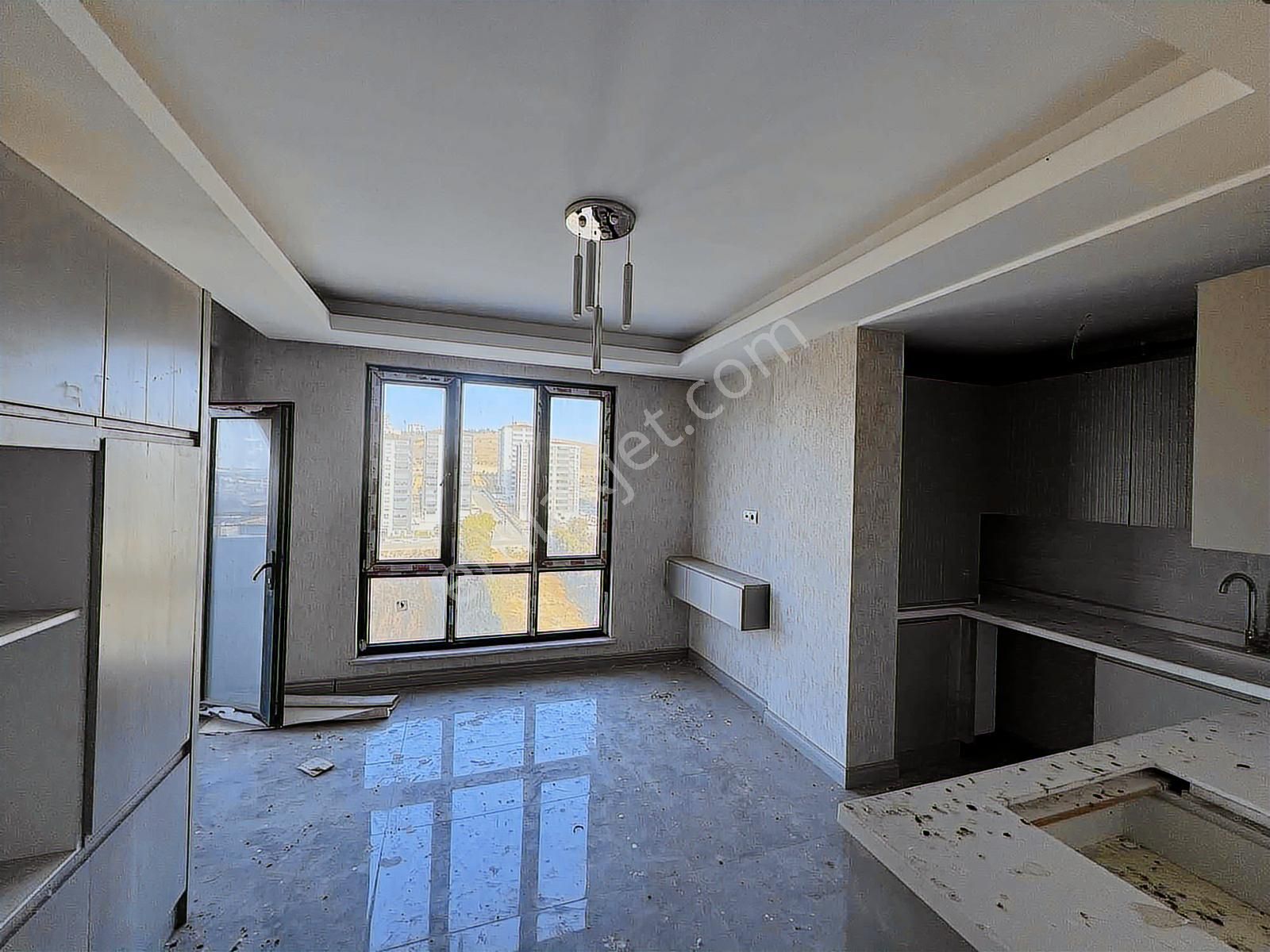 Fıstıklık Merkezi Konumda Cephesi Açık Satılık 3+1 Fırsat Daire - Görsel 14