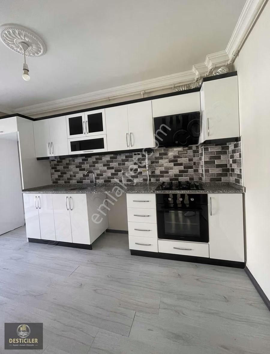 Pt- Erenköy Mahallesi Yıldırım Caddesi Yakını Satılık 2+1 Daire