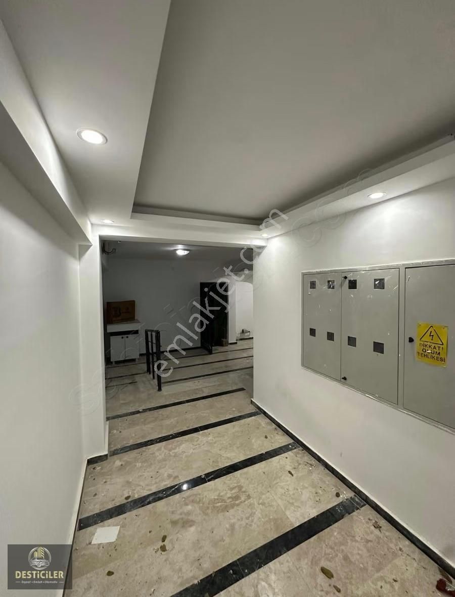 Md-desticiler 71 Evler'de Kafkas Cad. Ve Tramvay Yakını 2+0