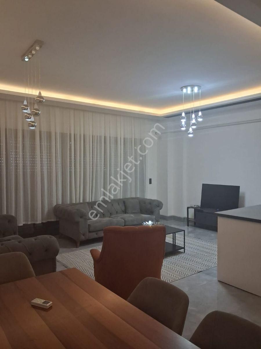 Kuşadasında Havuzlu Güvenlikli Sitede Doğalgazlı Eşyalı 3+1 - Görsel 7