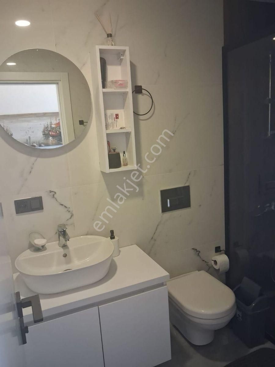 Kuşadasında Havuzlu Güvenlikli Sitede Doğalgazlı Eşyalı 3+1 - Görsel 11