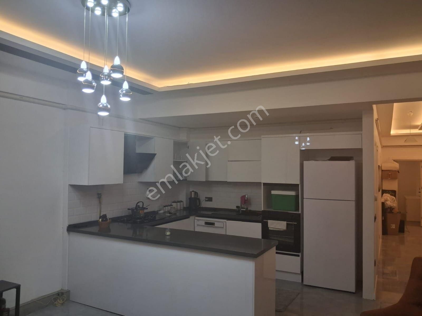 Kuşadasında Havuzlu Güvenlikli Sitede Doğalgazlı Eşyalı 3+1 - Görsel 21