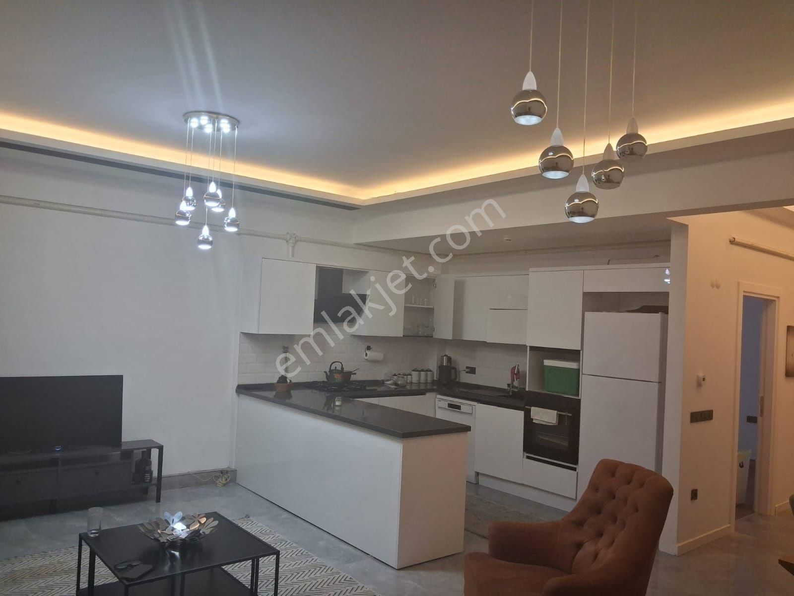 Kuşadasında Havuzlu Güvenlikli Sitede Doğalgazlı Eşyalı 3+1 - Görsel 13
