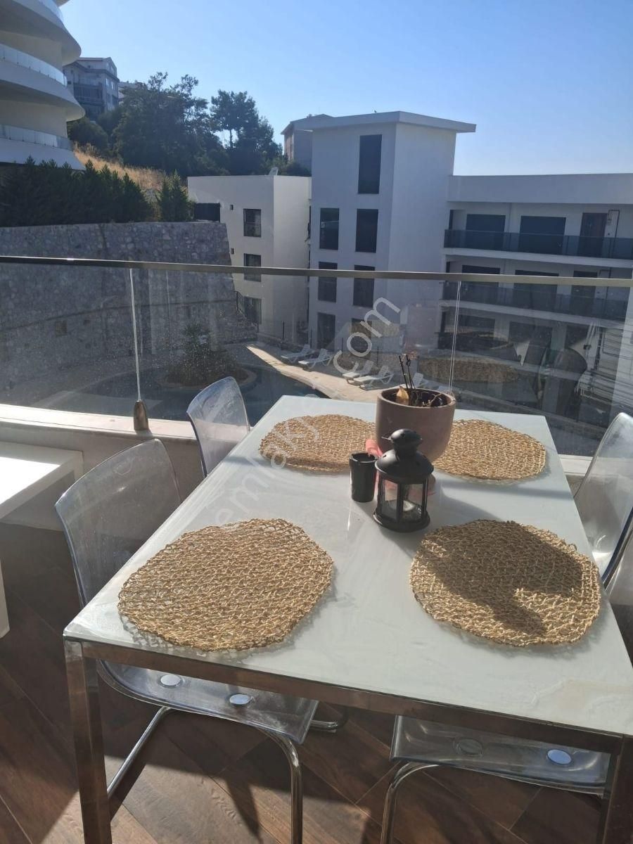 Kuşadasında Havuzlu Güvenlikli Sitede Doğalgazlı Eşyalı 3+1 - Görsel 12