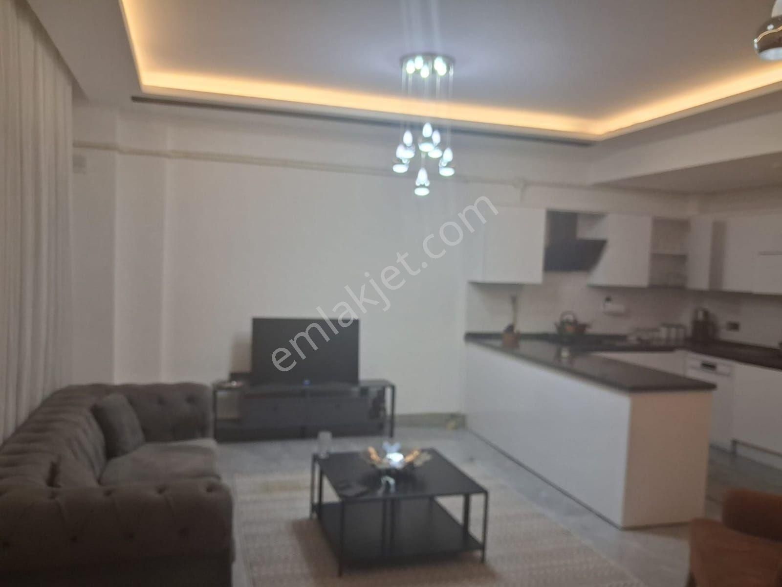 Kuşadasında Havuzlu Güvenlikli Sitede Doğalgazlı Eşyalı 3+1 - Görsel 23