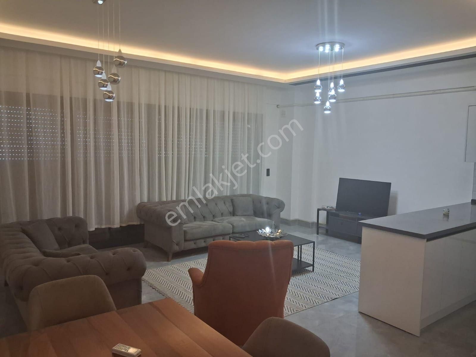 Kuşadasında Havuzlu Güvenlikli Sitede Doğalgazlı Eşyalı 3+1 - Görsel 3