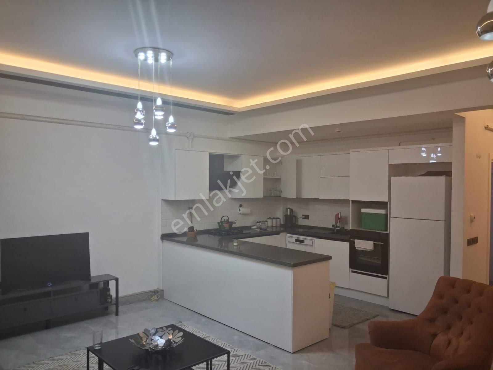 Kuşadasında Havuzlu Güvenlikli Sitede Doğalgazlı Eşyalı 3+1 - Görsel 17