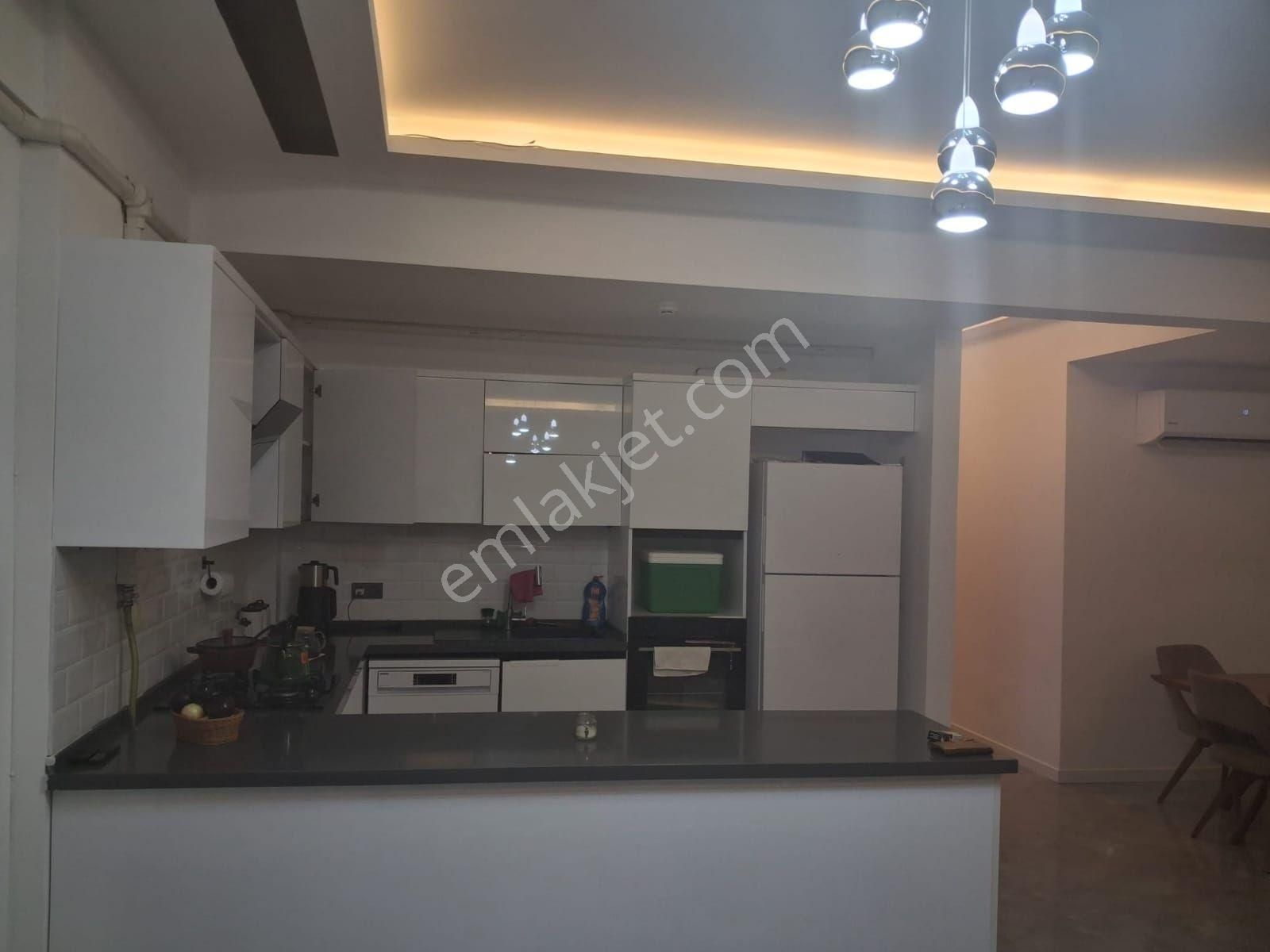 Kuşadasında Havuzlu Güvenlikli Sitede Doğalgazlı Eşyalı 3+1 - Görsel 32