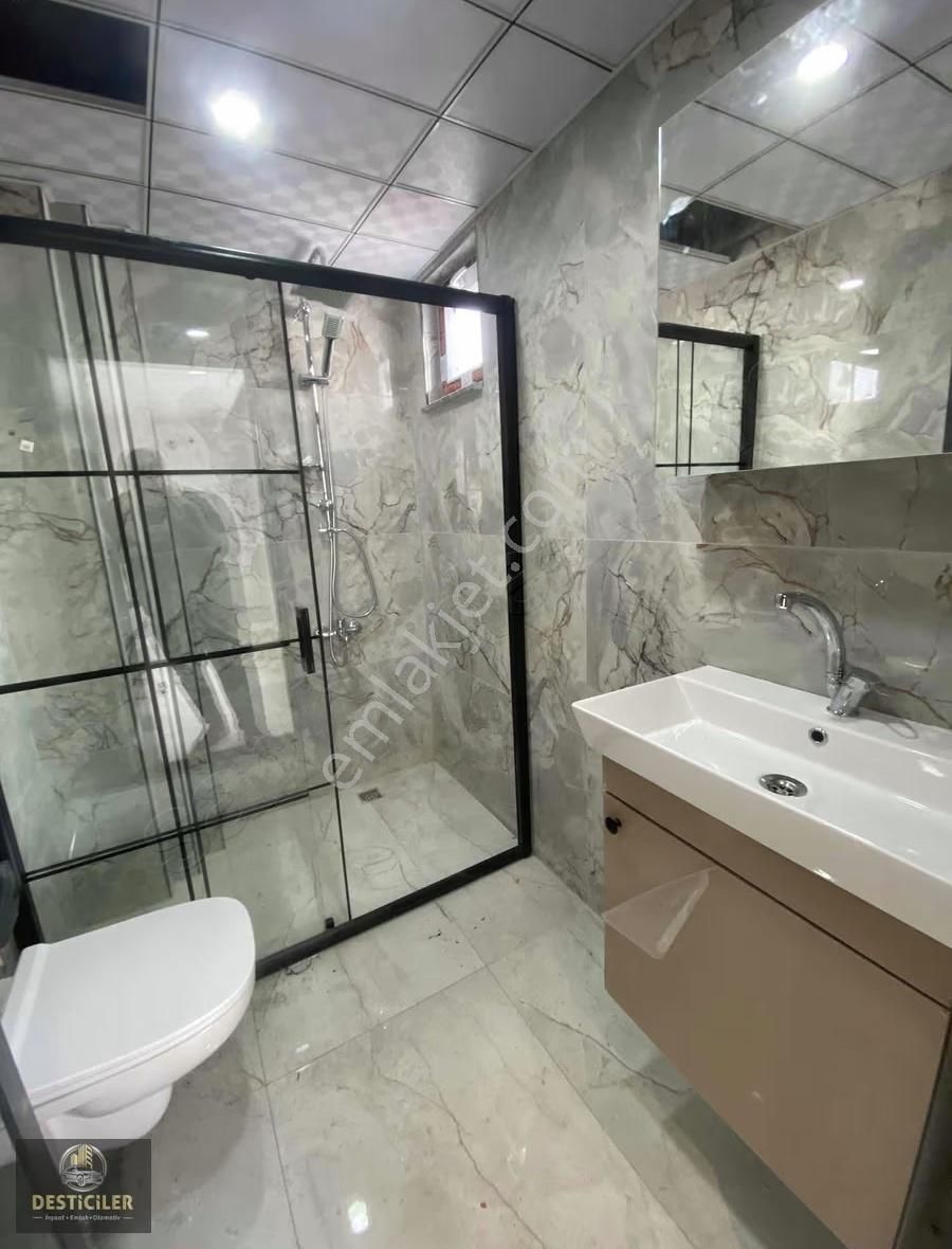 Au-çamlıca Kapalı Pazar Yakını Geniş Teraslı 168 M2 Dublex Daire