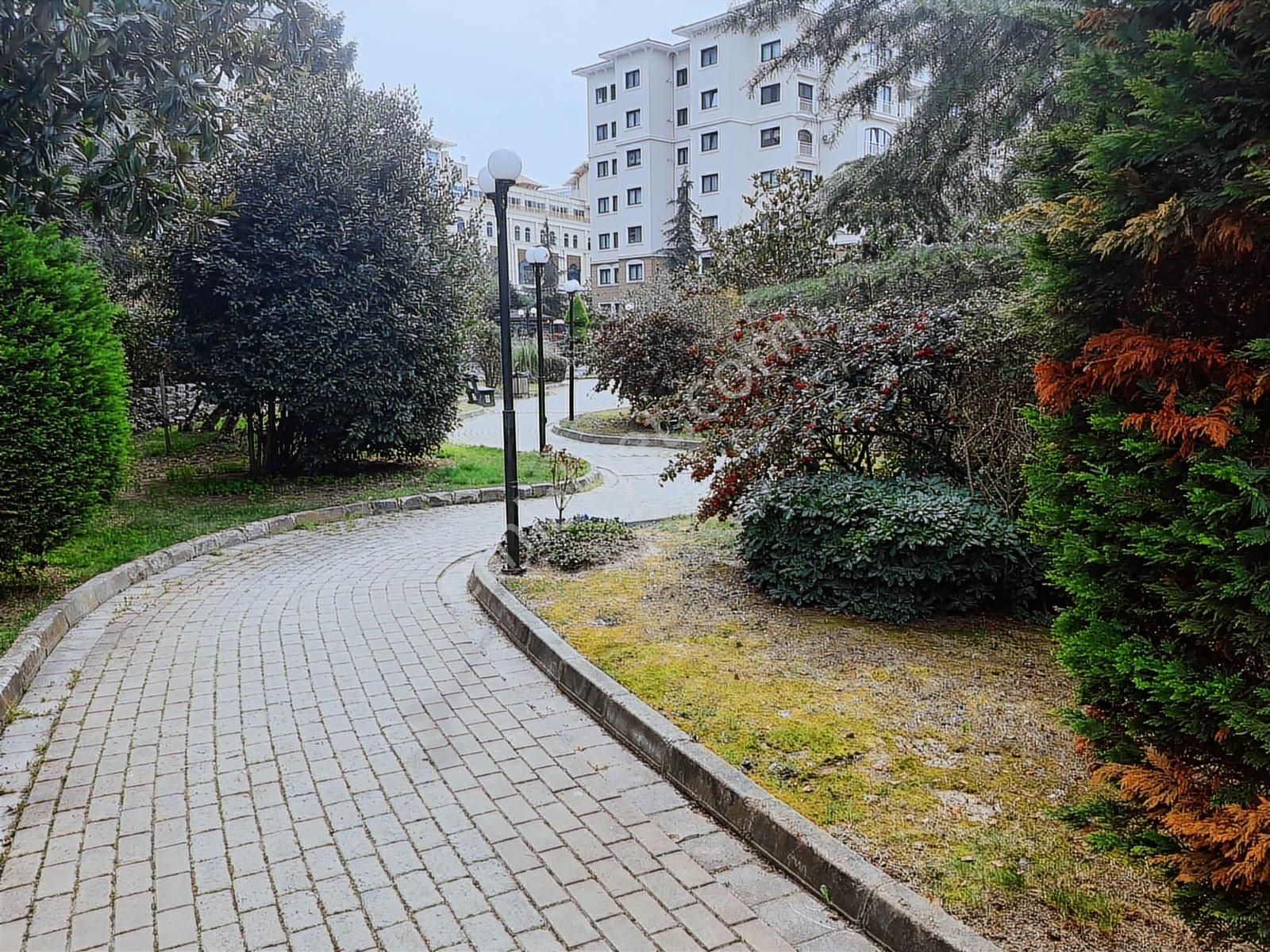 Halkalı Laleşehir Konaklarında Eşyalı 1+1 Kiralık Daire - Görsel 14