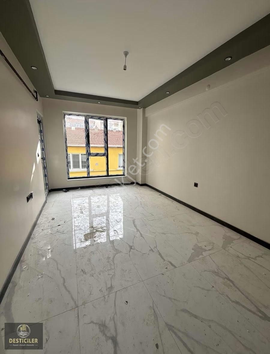 Om-şirintepe Mah. Geniş 1+1 Lüks Daire - Görsel 3