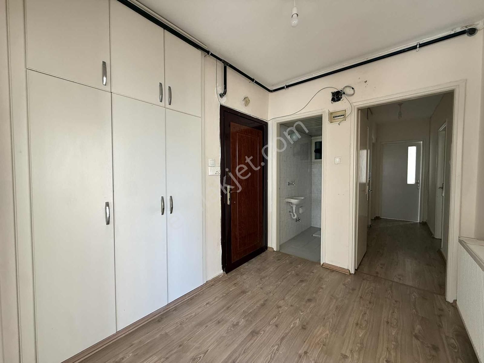 Fatih Karakol Cvr/3+1/k.mutfak/kombili/cephe Full Açık/iskanlı ! - Görsel 2