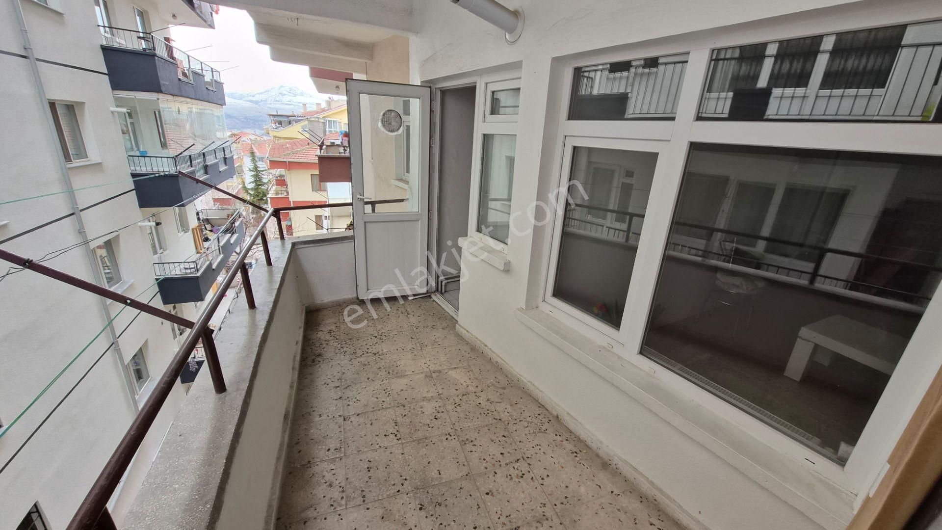 Kent Emlak'tan Nato Yolu Caddesi Üzerinde 2+1 Yapılı Kiralık Daire - Görsel 11