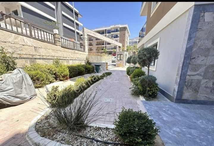 Havuzlu Sitede Ara Kat 2+1 Satılık Daire - Görsel 16