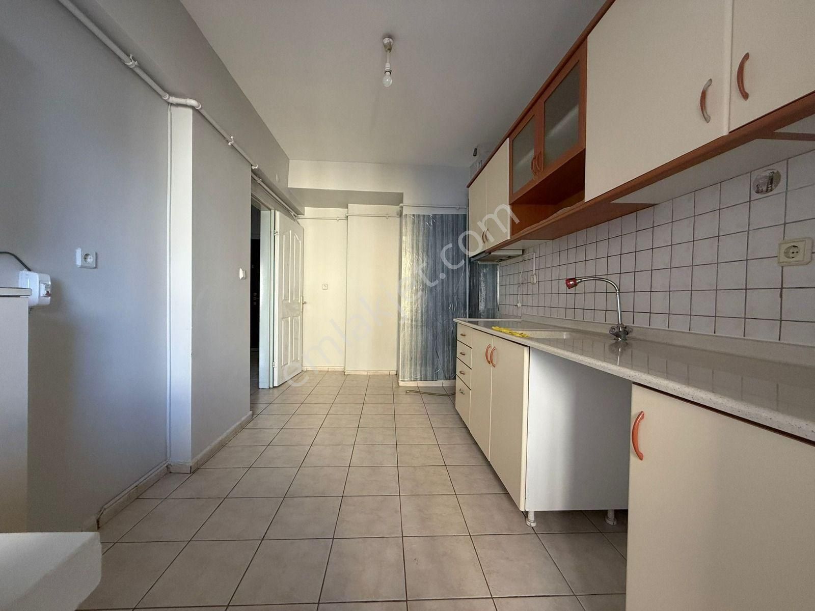 Gültepe Aktaş Tokide 4. Katta Cam Balkonlu 3+1 Kiralık Daire - Görsel 6