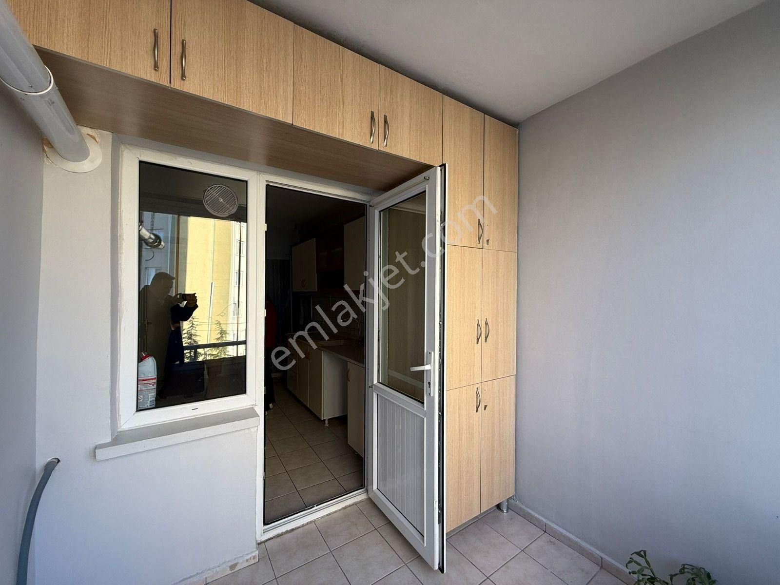 Gültepe Aktaş Tokide 4. Katta Cam Balkonlu 3+1 Kiralık Daire - Görsel 4