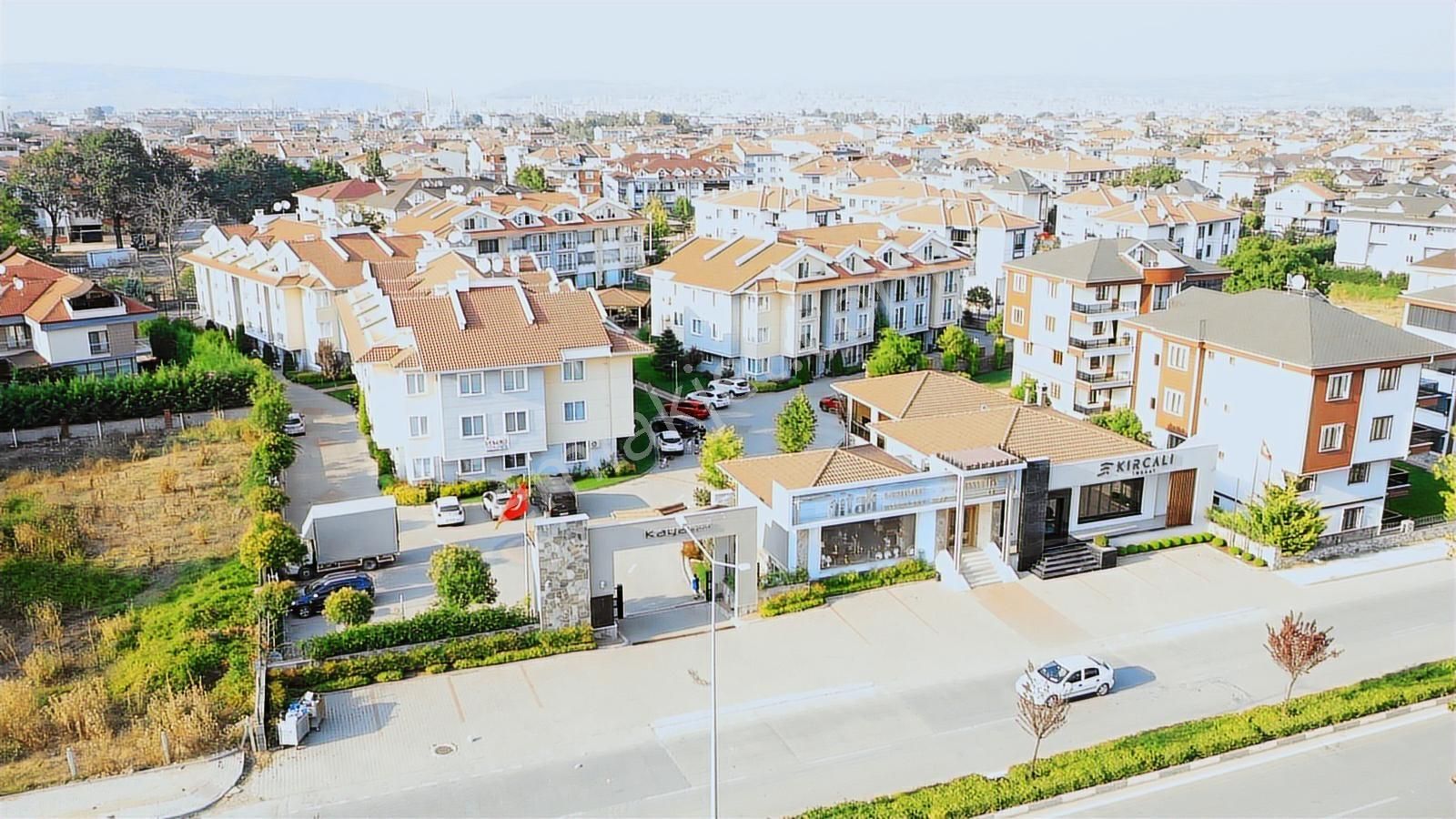 Kariyer'den Çevreyolu Kayakent Sitesi İçi Yapılı 3+1 Arakat - Görsel 13