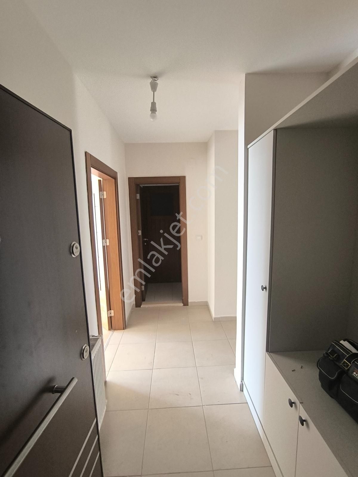 Kariyer'den Çevreyolu Kayakent Sitesi İçi Yapılı 3+1 Arakat - Görsel 3