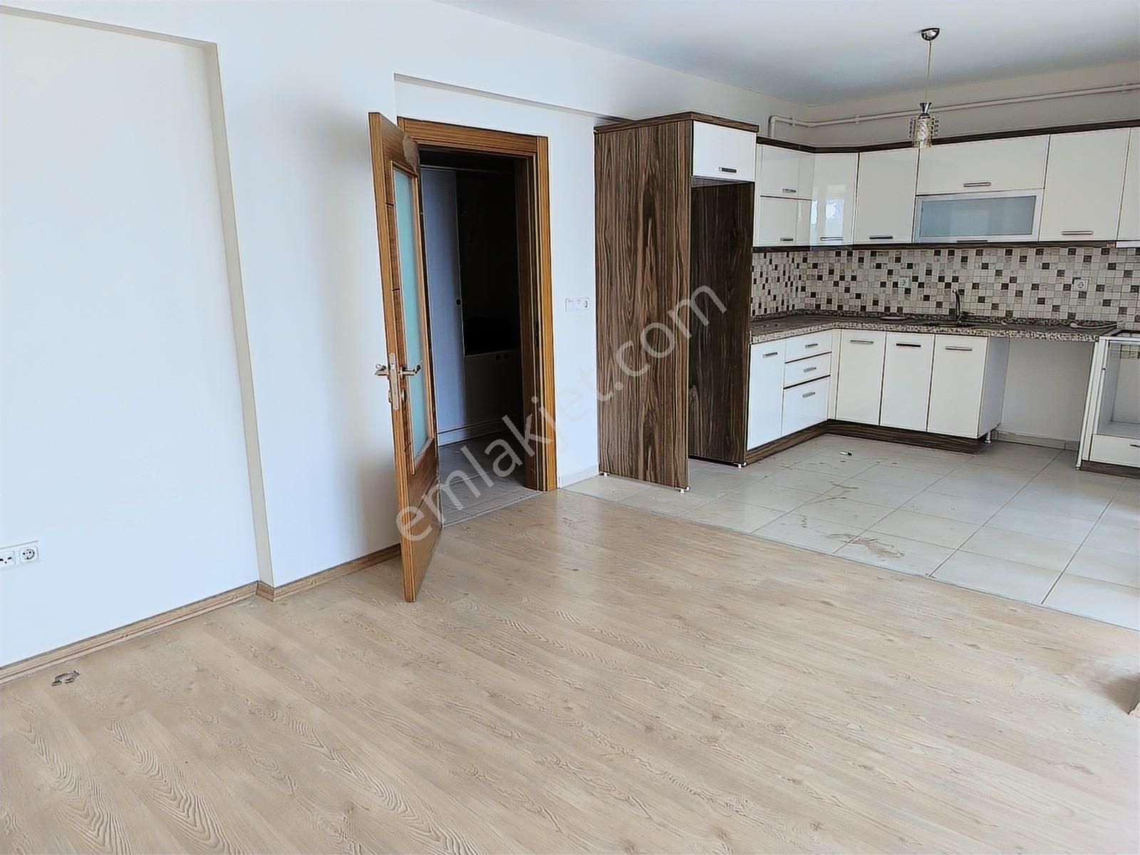 Kariyer'den Çevreyolu Kayakent Sitesi İçi Yapılı 3+1 Arakat - Görsel 18