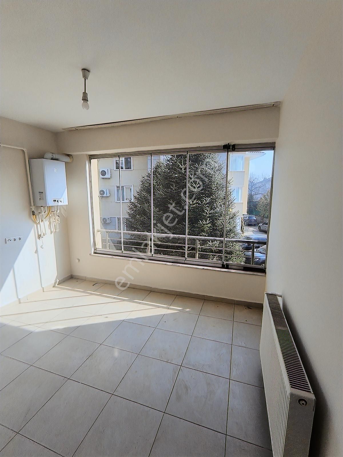 Kariyer'den Çevreyolu Kayakent Sitesi İçi Yapılı 3+1 Arakat - Görsel 2