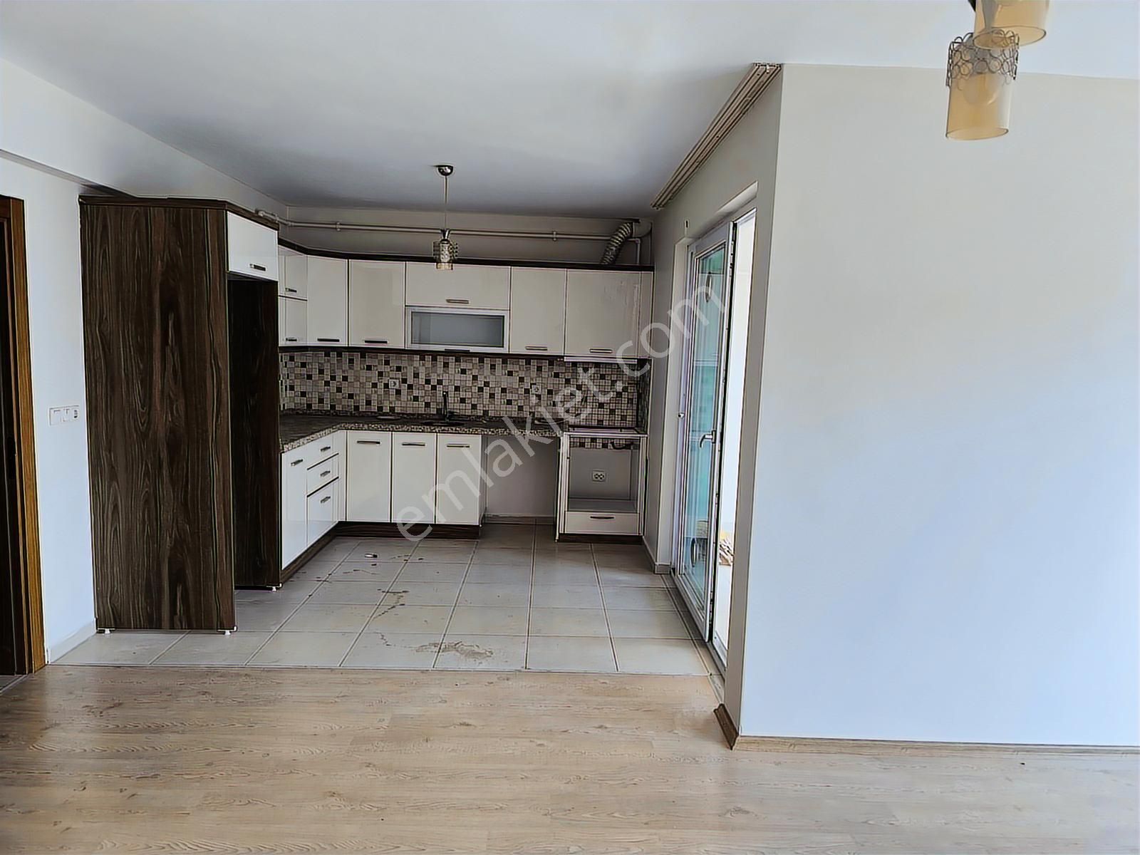 Kariyer'den Çevreyolu Kayakent Sitesi İçi Yapılı 3+1 Arakat - Görsel 11