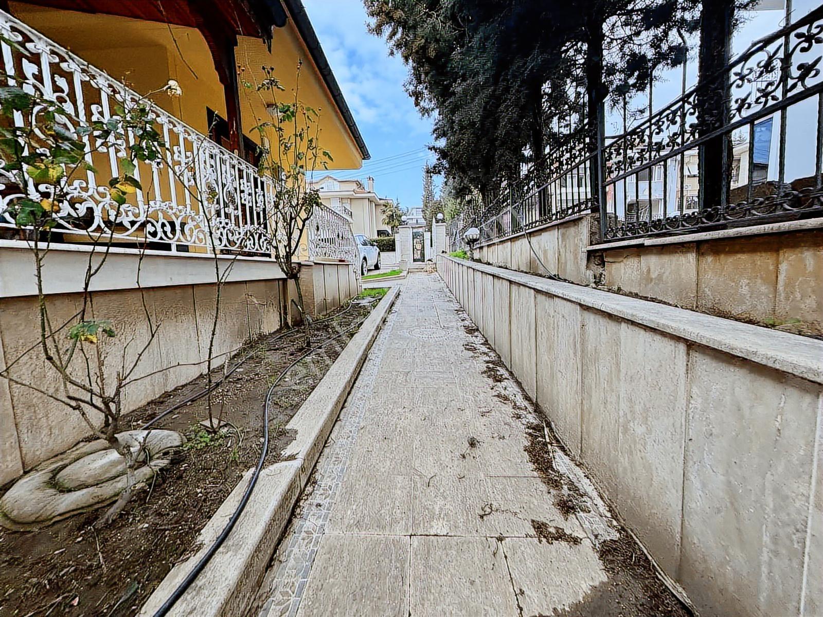 Bursa Mudanya Bademli Akmankent 2 Sitesinde 6+1 Satılık Villa - Görsel 23