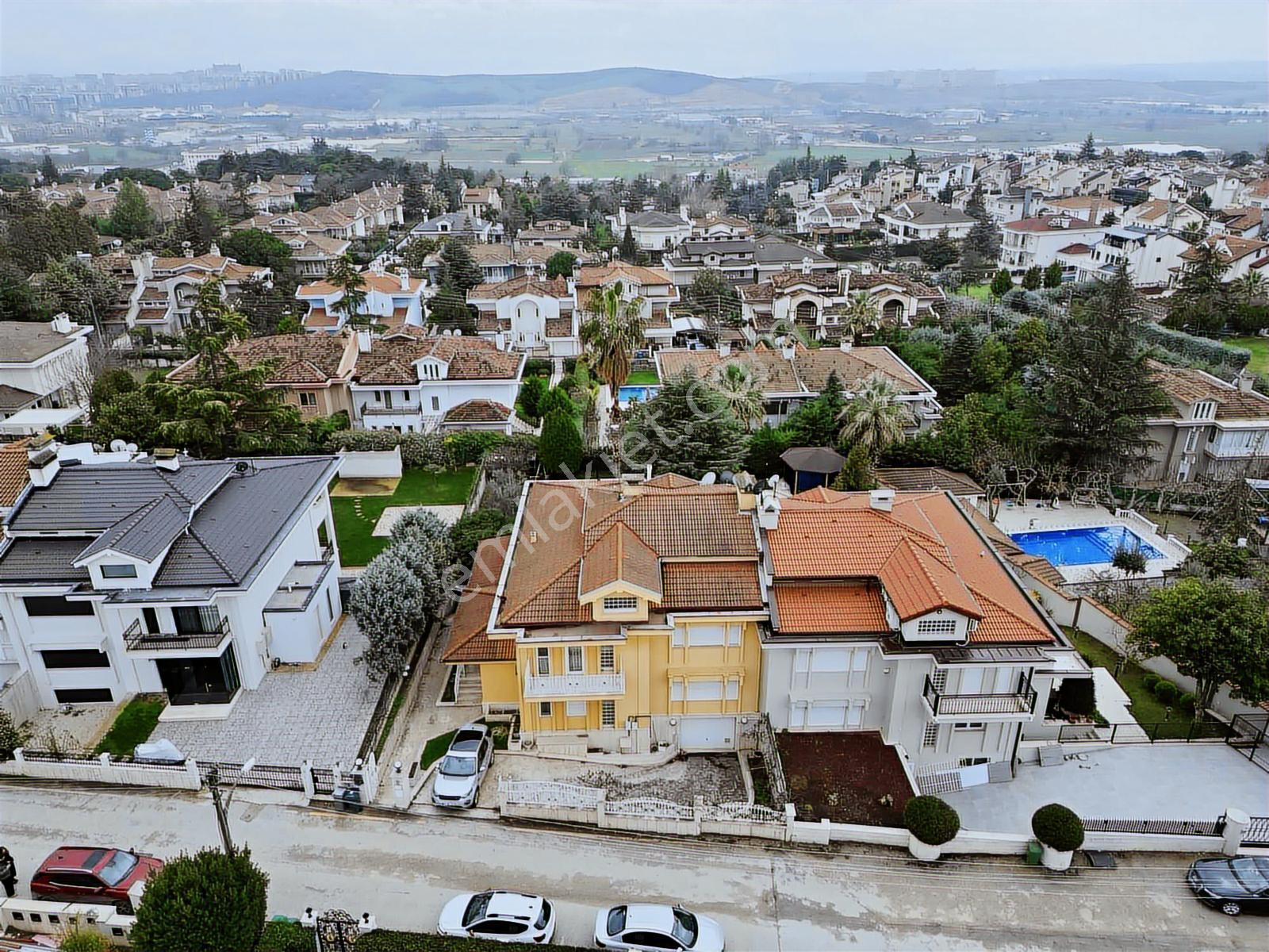 Bursa Mudanya Bademli Akmankent 2 Sitesinde 6+1 Satılık Villa - Görsel 7