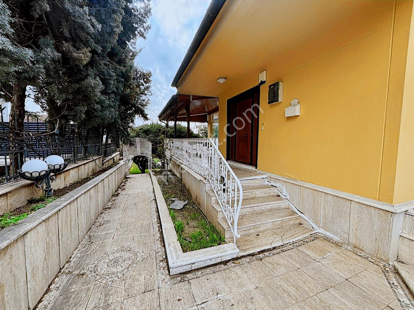 Bursa Mudanya Bademli Akmankent 2 Sitesinde 6+1 Satılık Villa - Görsel 2