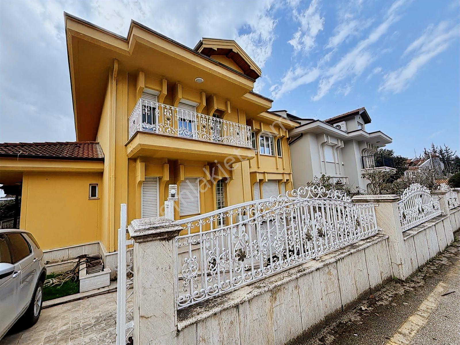 Bursa Mudanya Bademli Akmankent 2 Sitesinde 6+1 Satılık Villa - Görsel 18