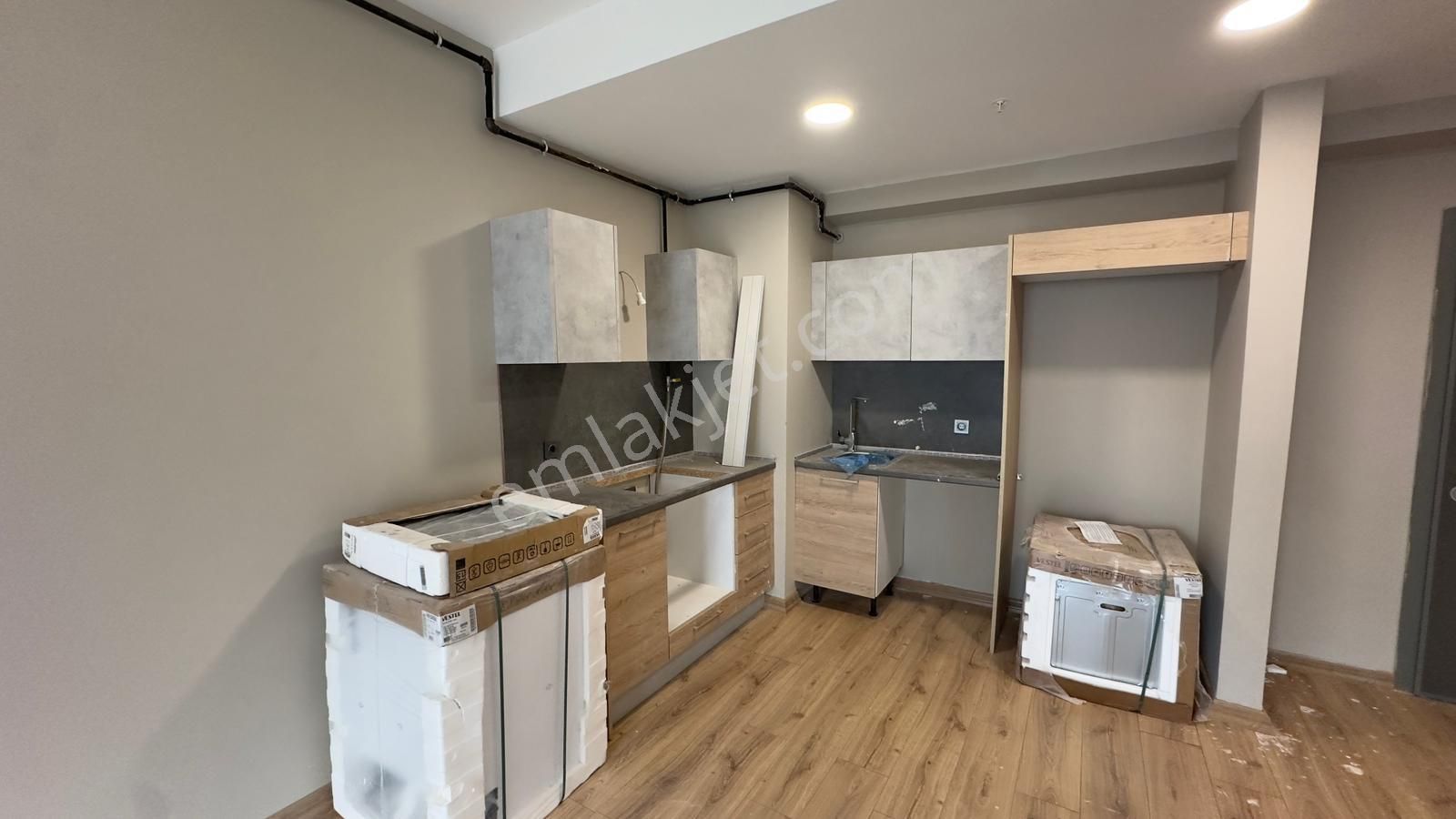E5 Yanı Ödül İstanbul Balkonlu 1+1 Kiralık Daire - Görsel 34