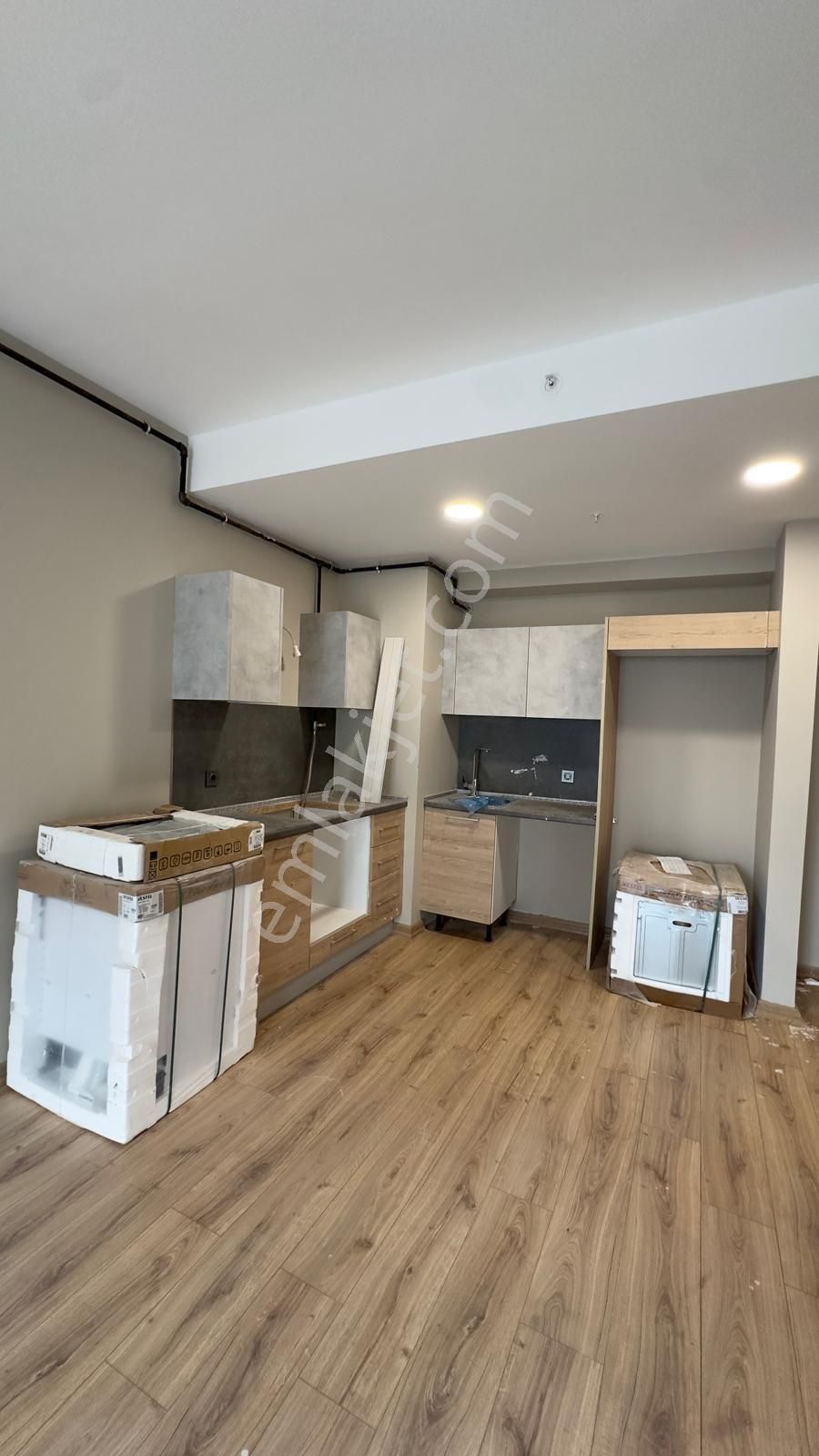 E5 Yanı Ödül İstanbul Balkonlu 1+1 Kiralık Daire - Görsel 2