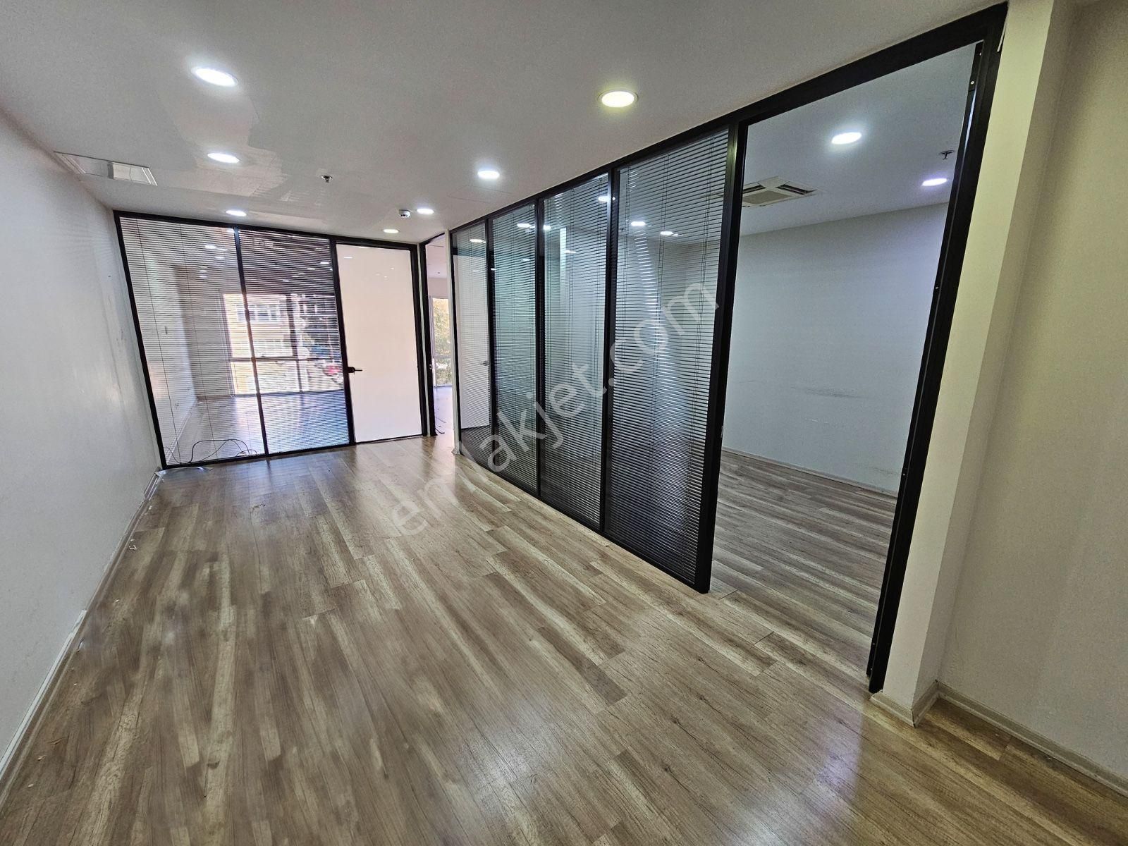 Maltepe Ofistanbul Plaza'da 125 M2 İskanlı 3+1 Kiralık Ofis - Görsel 30