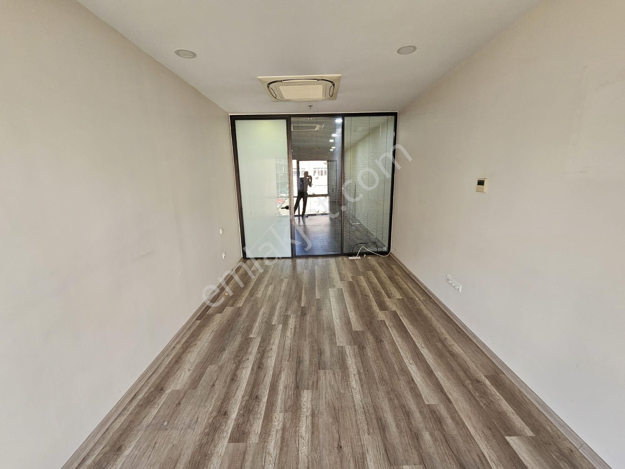 Maltepe Ofistanbul Plaza'da 125 M2 İskanlı 3+1 Kiralık Ofis - Görsel 25