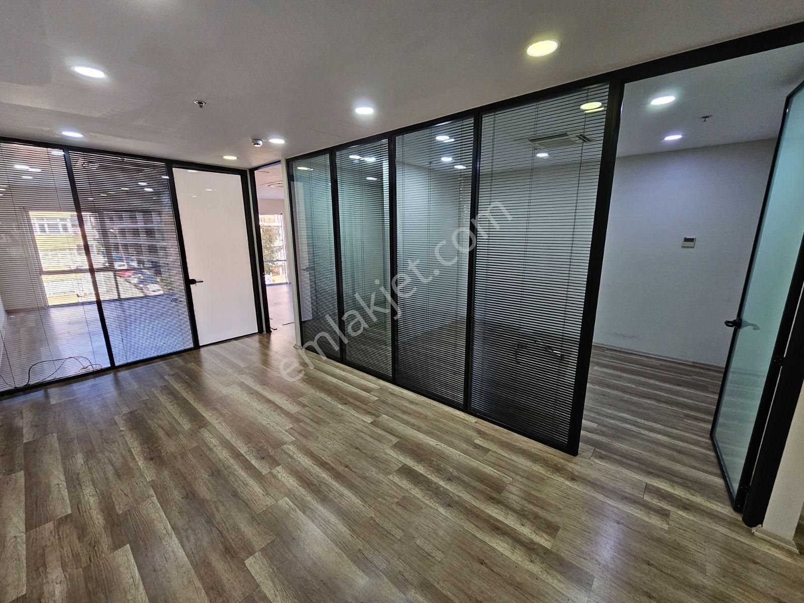 Maltepe Ofistanbul Plaza'da 125 M2 İskanlı 3+1 Kiralık Ofis - Görsel 29